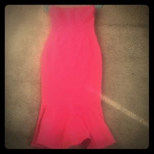 Gorgeous cinq a sept size 4 strapless tulip dress